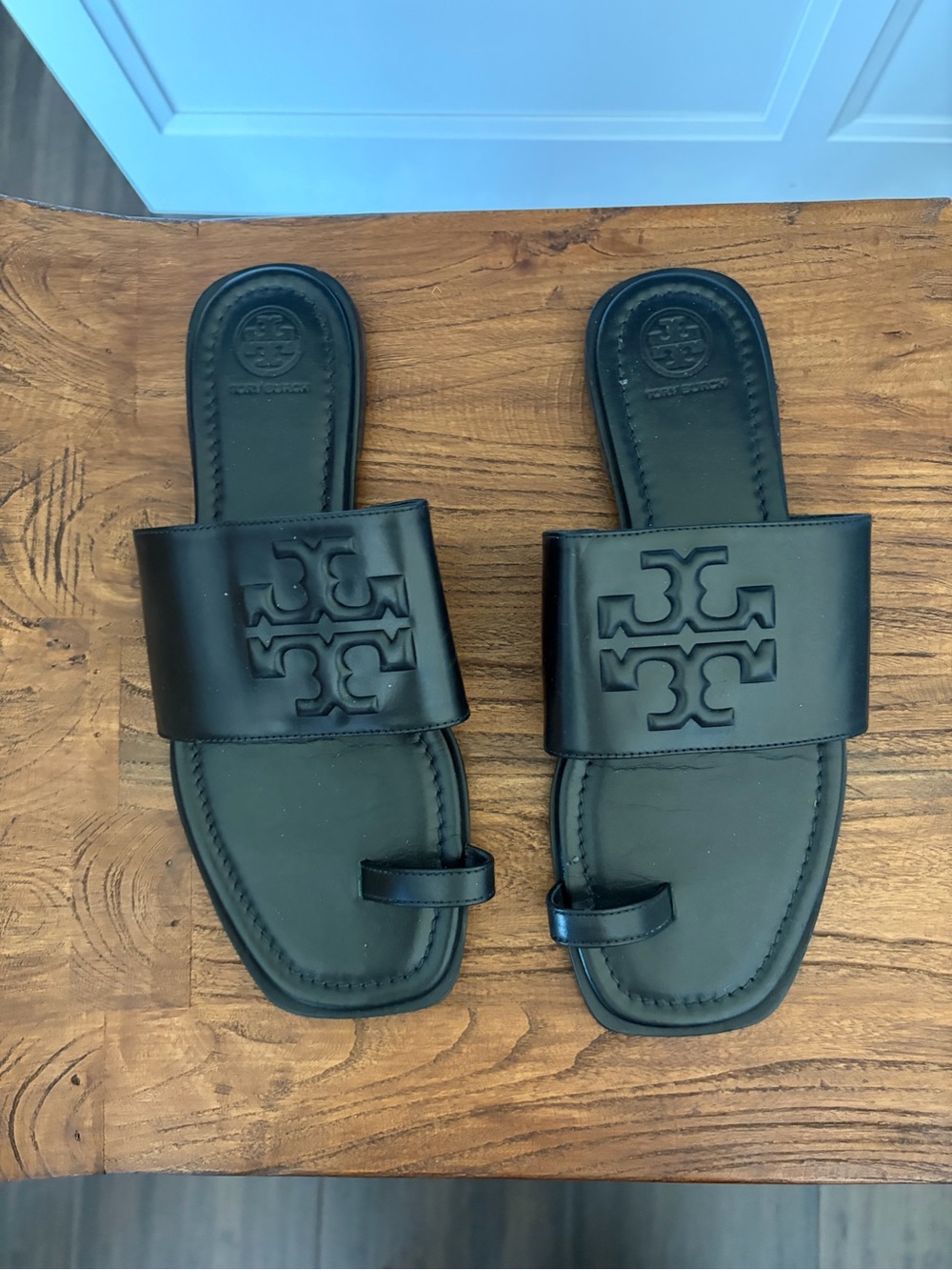 Tory Burch Black Leather Logo Toe-Loop Slides